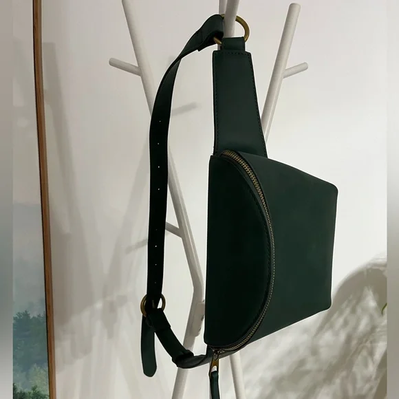 Universal Threads Fanny Pack - Picture 2 of 4